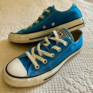 Converse All ⭐️ Star sneakers, women’s size 6, men’s size 4